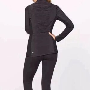 Lululemon Slim Fit Round Trip Rouched Full Zip Black Sweat-Wicking Track Jacket